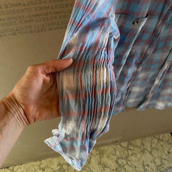 HURLEY LONG SLEEVE PLAID SIZE SMALL - Picture 4 of 7